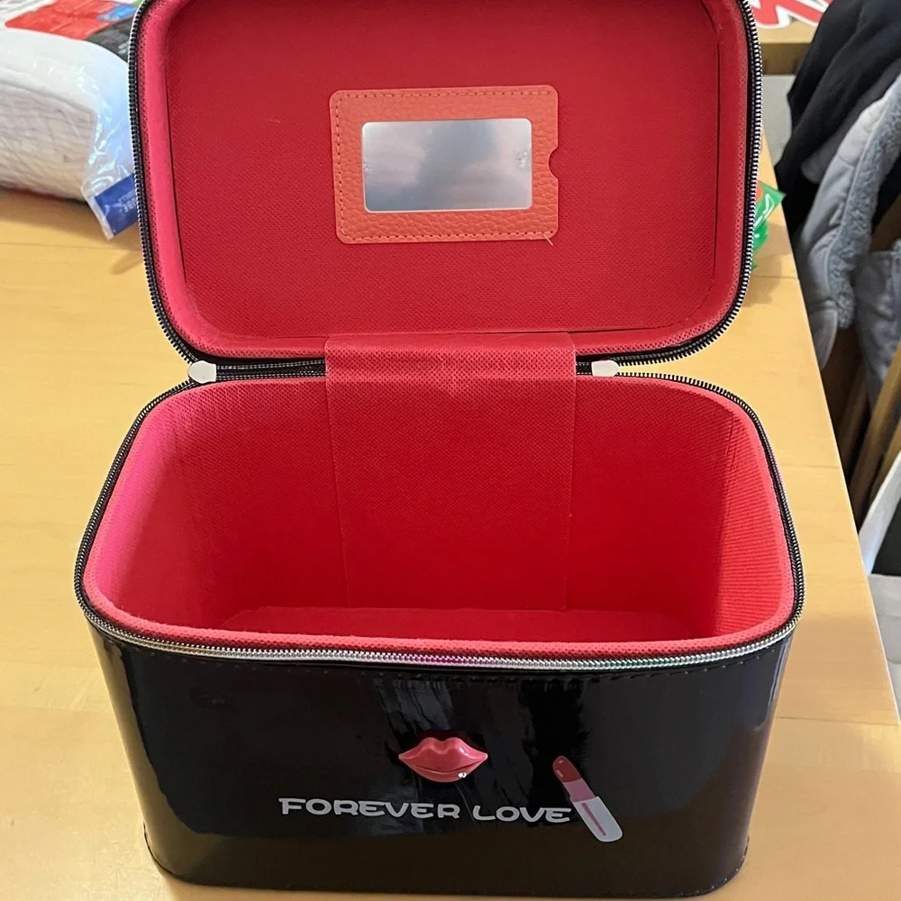 Black Makeup Case with Lipstick Design